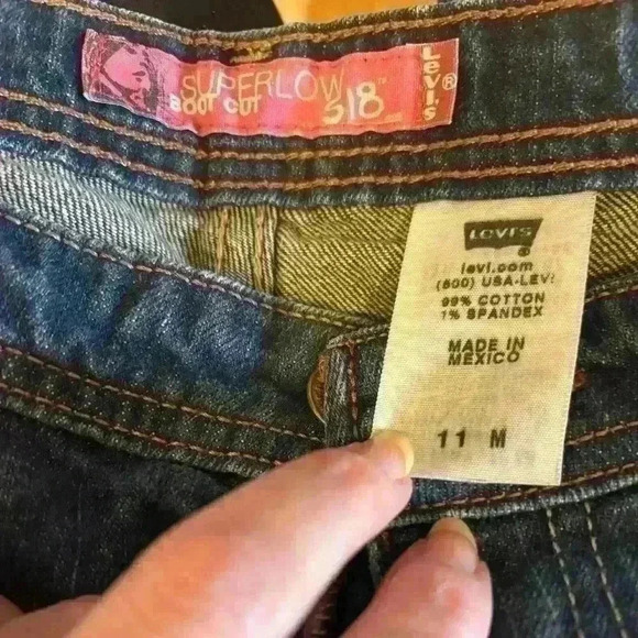 Vintage Levi’s 518 Super Low Bootcut jeans. Medium wash size 11.. - Picture 3 of 4